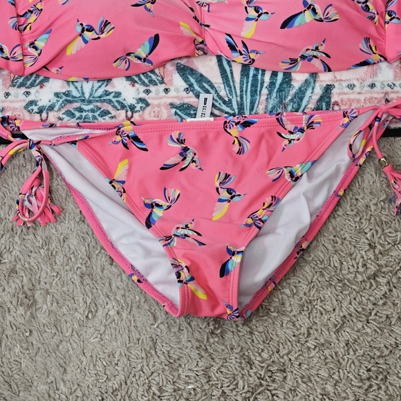 Pink Hummingbird Print Bikini - Picture 2 of 10